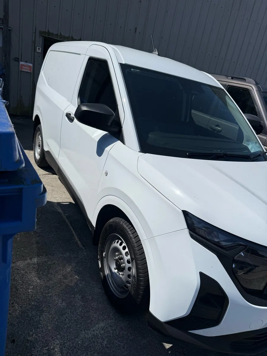 2026 ford transit courier - Image 3