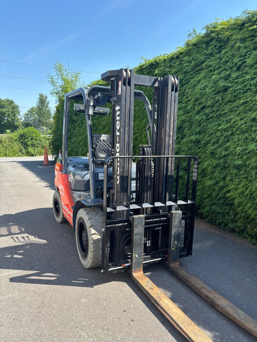 Toyota 3 Ton Forklift - Image 3