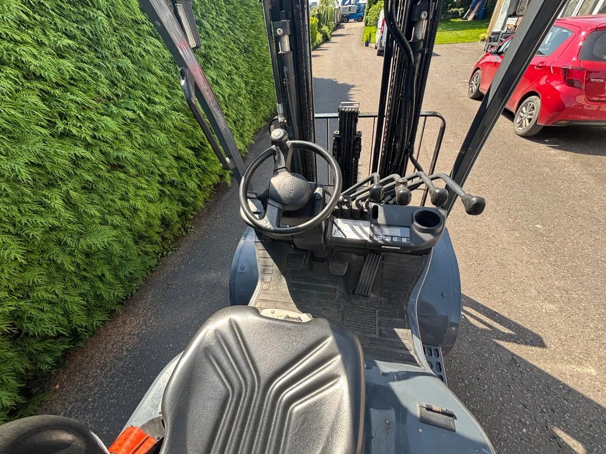 Toyota 3 Ton Forklift - Image 2