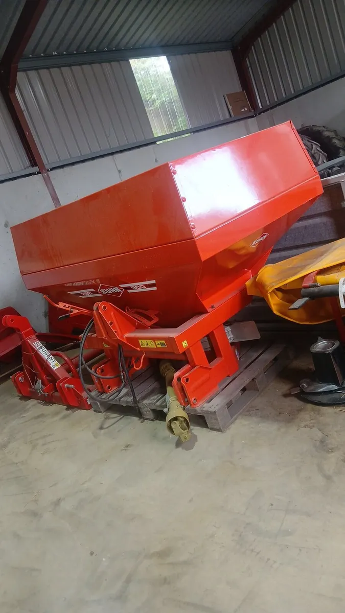 Bellon mower & kuhn spreader - Image 1