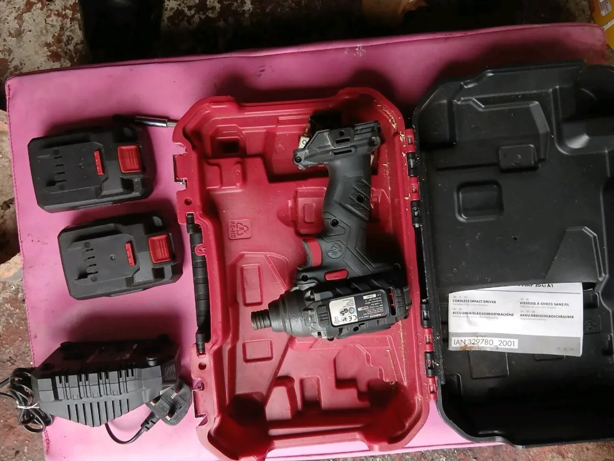 Comes with 2 batteries and battery charger.
Also c - Image 1