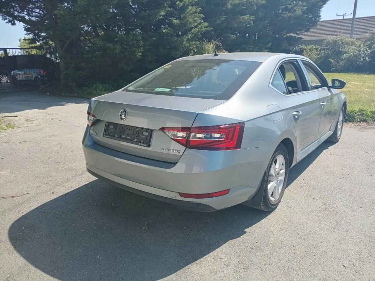 2017 Skoda Superb1.6 auto  for parts - Image 3