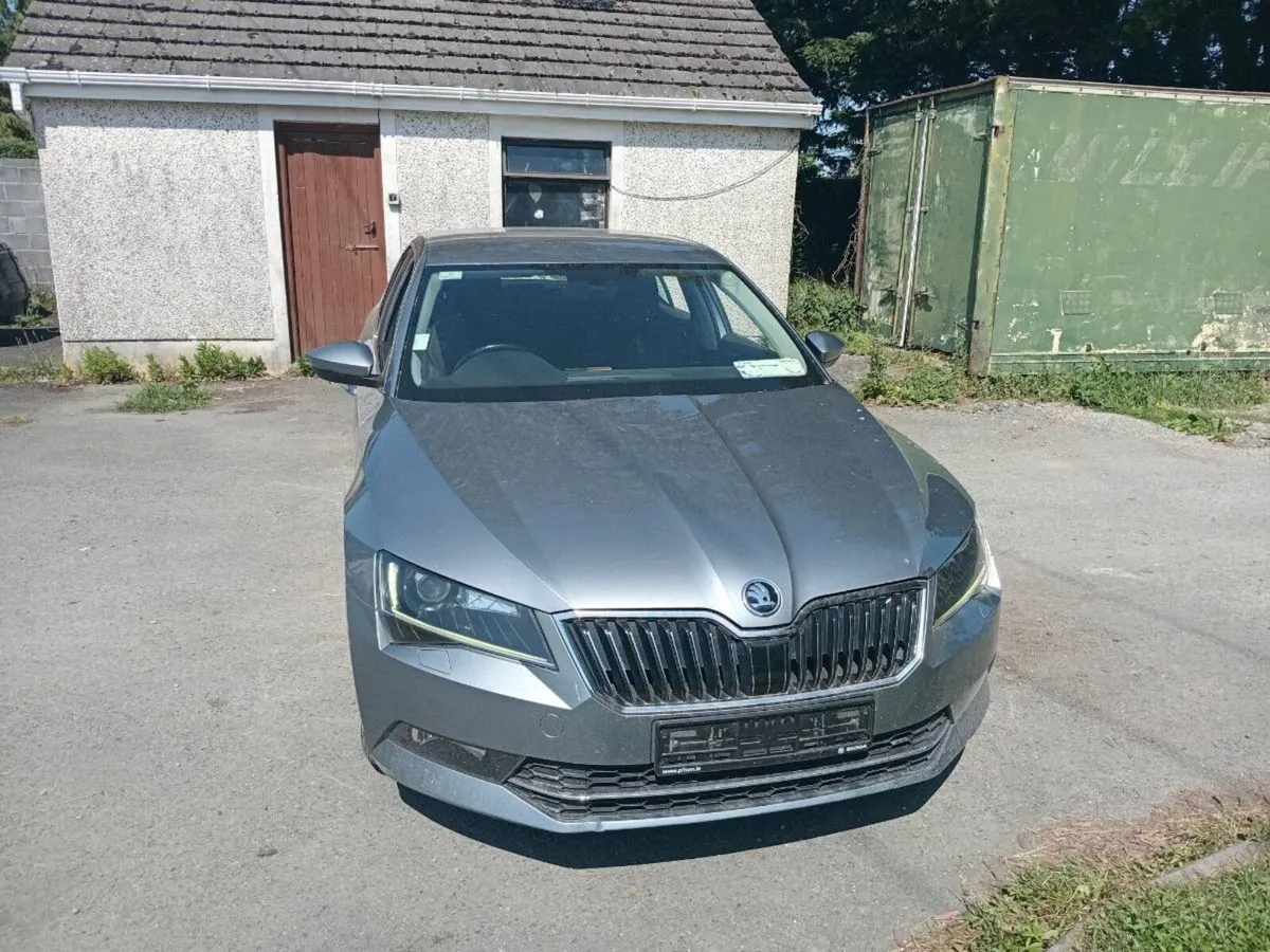 2017 Skoda Superb1.6 auto  for parts - Image 1