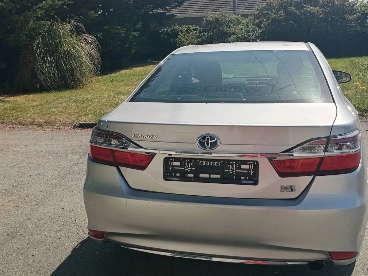 2016 Toyota camry hybrid for parts - Image 4