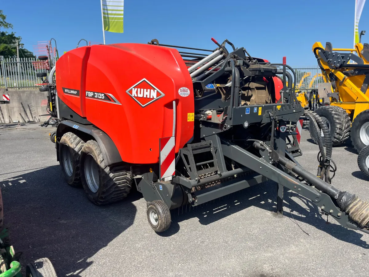 Kuhn baler - Image 1