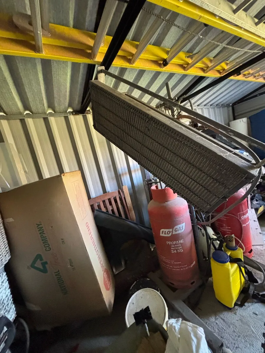 Car paint dryer baking - Image 1