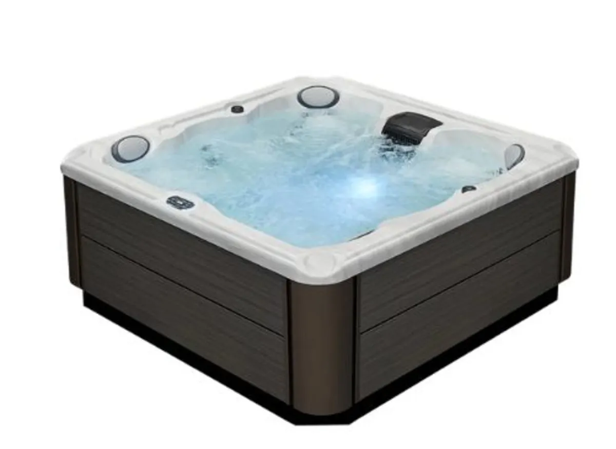 Jacuzzi 2100x2100x900mm (6 people )