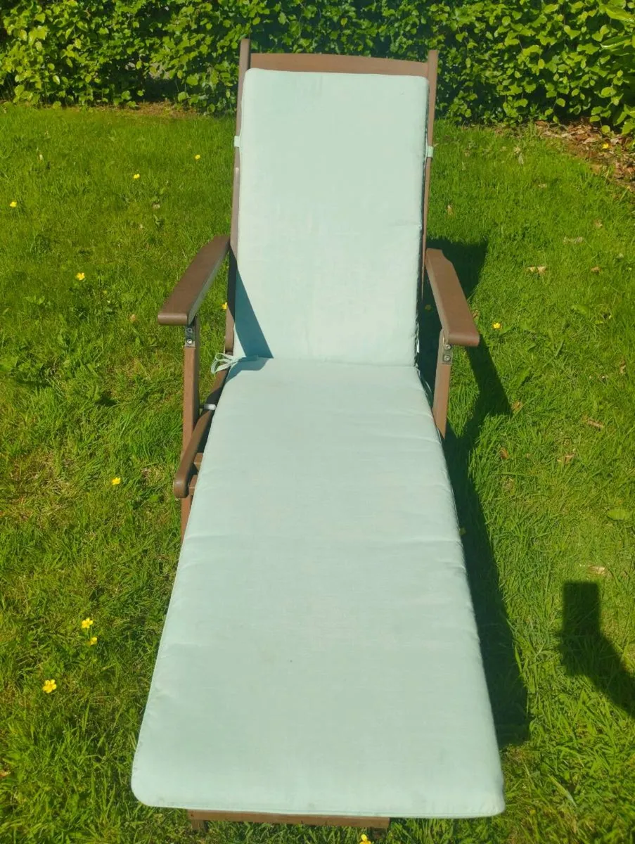 Recliner lounger - Image 1