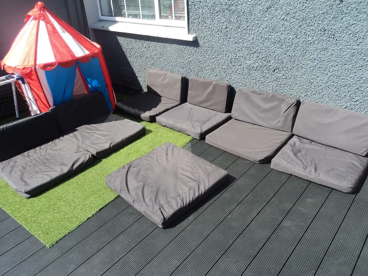 Outdoor cushions - Image 1