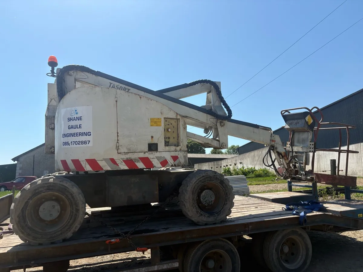 Boom lift cherry picker - Image 2