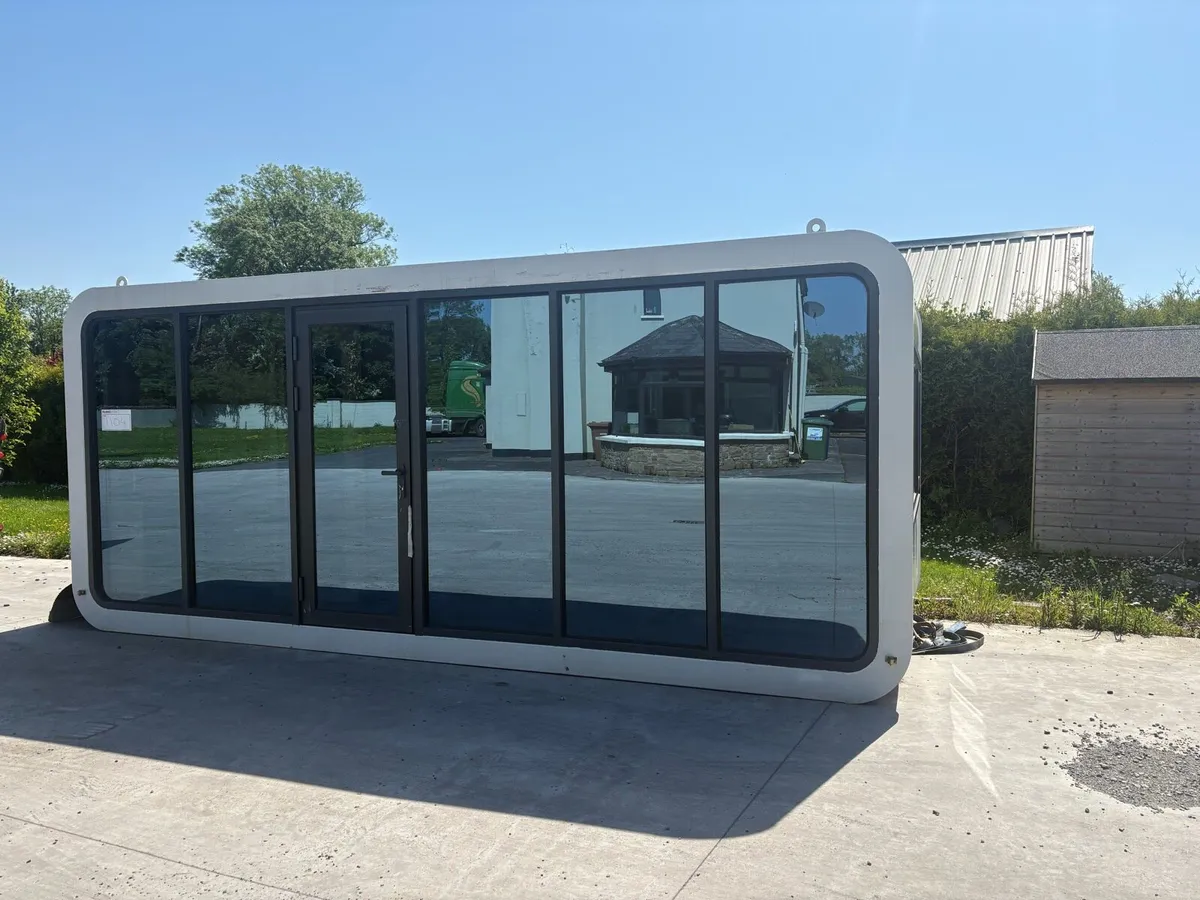 Apple House - Brand New!! - Image 2