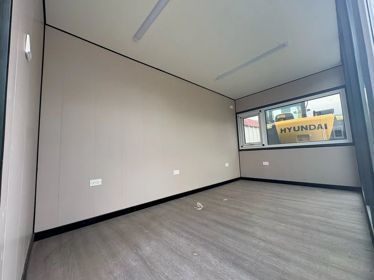 Apple House - Brand New!! - Image 4