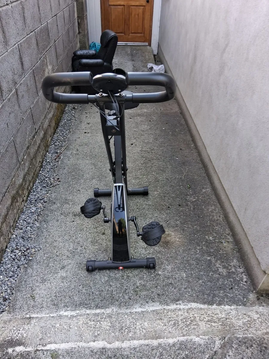 Exercise bike - Image 1