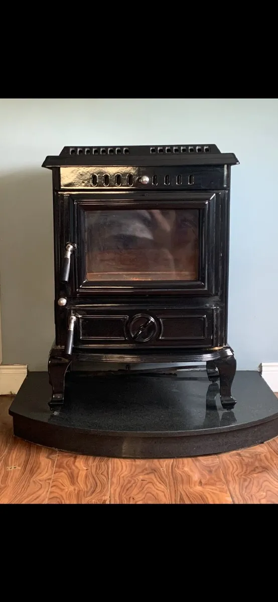 Solid Fuel Stove With Back Boiler - Image 1