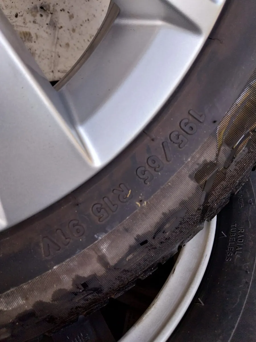 2013 Volkswagen Golf 15" Alloy Wheels Set - Image 2