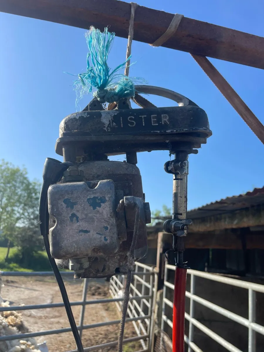 Excellent : Lister Sheep shearing machine - Image 1