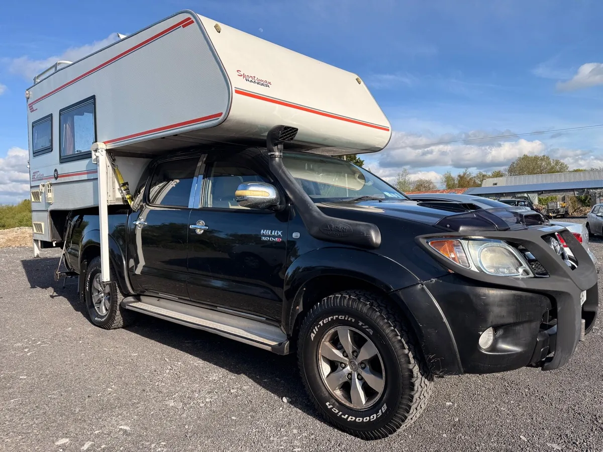 Very rare demountable camper on low mileage Hilux - Image 1