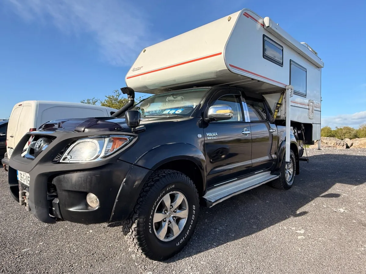Very rare demountable camper on low mileage Hilux - Image 3