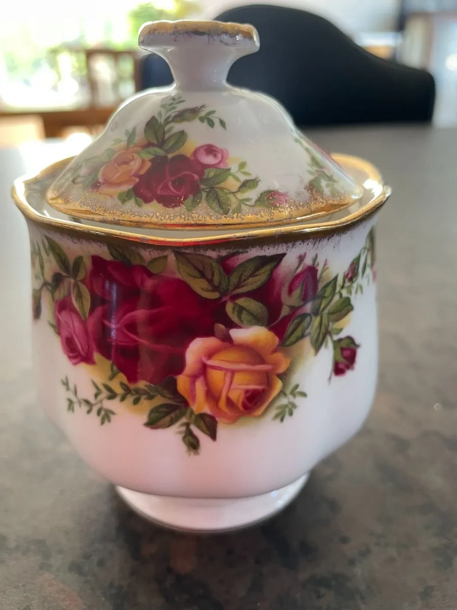 Royal Albert Country Rose bone china jam pot sugar - Image 1