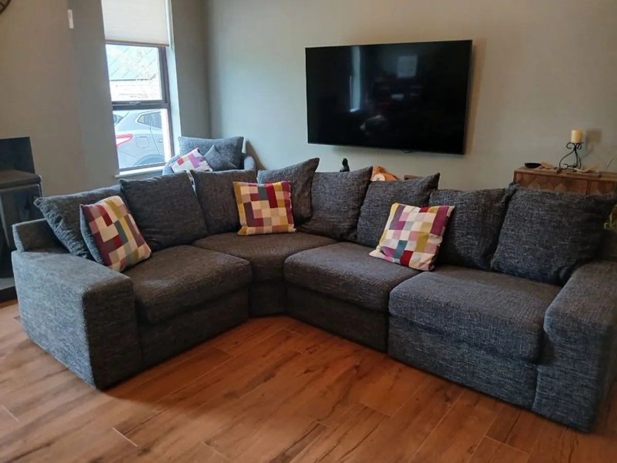 sofa - Image 1