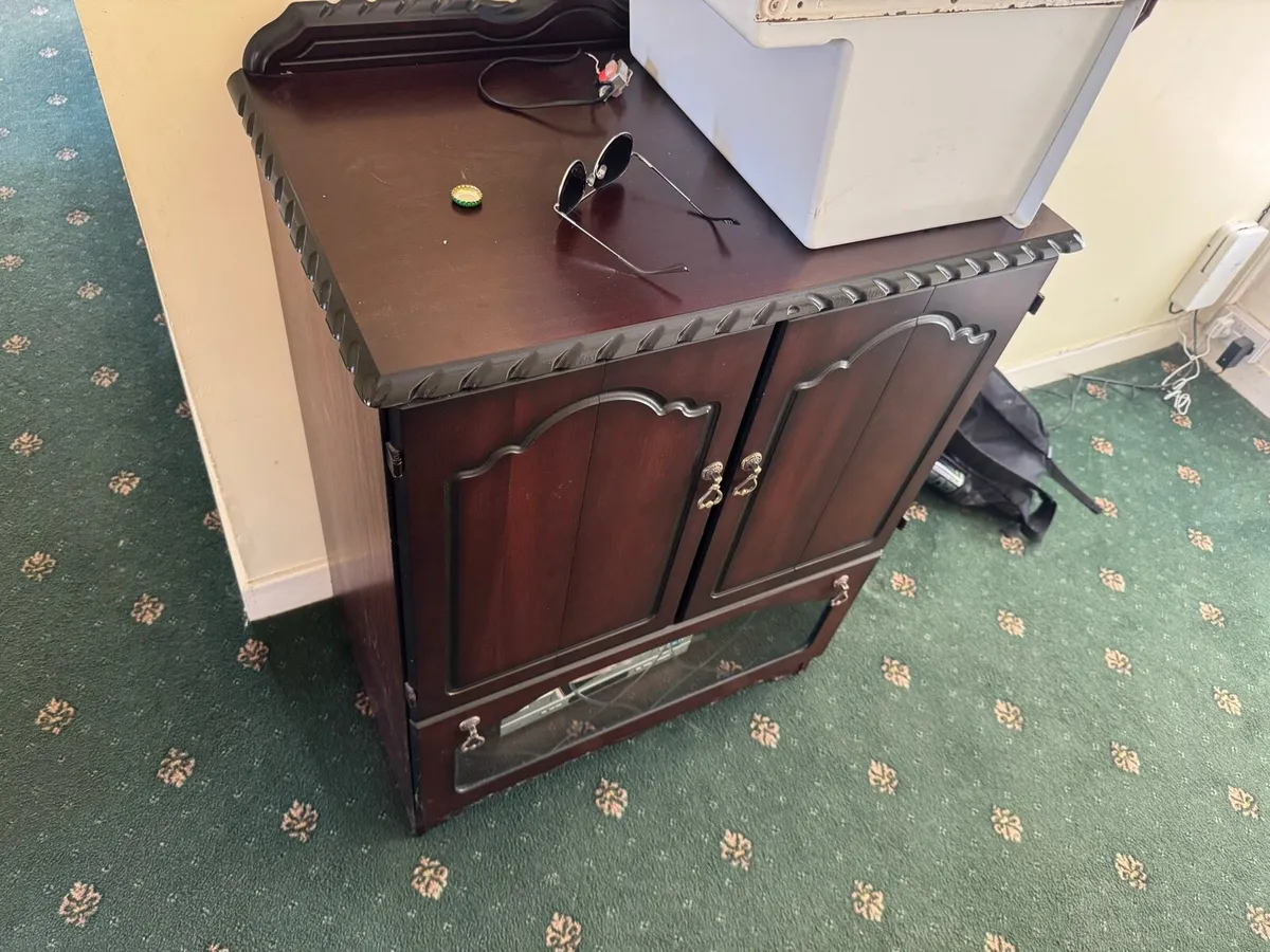 2 tv + 2tv stands +remote controll - Image 2