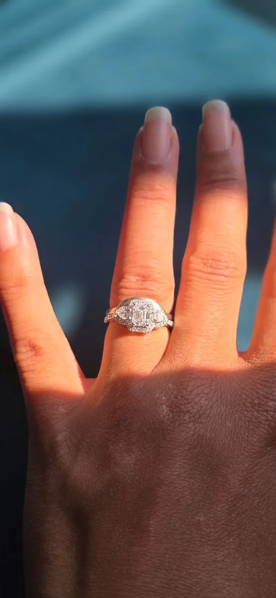 18ct White Gold Diamond Engagement ring set - Image 1