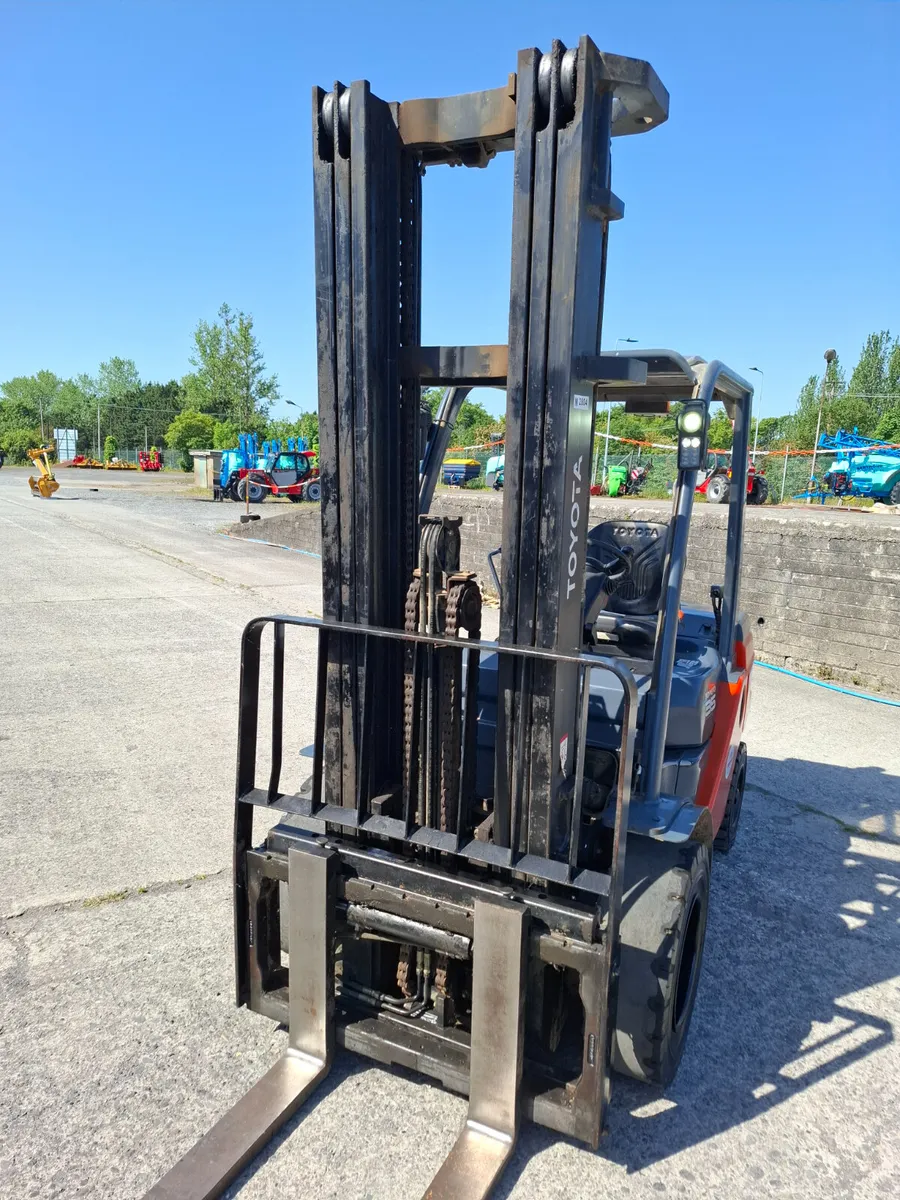 Toyota Forklift - Image 4