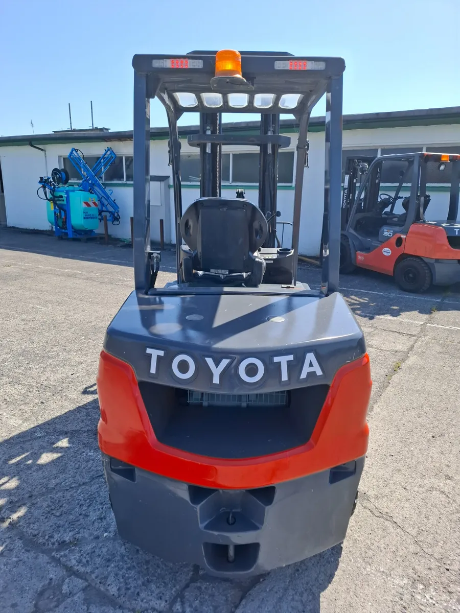 Toyota Forklift - Image 2
