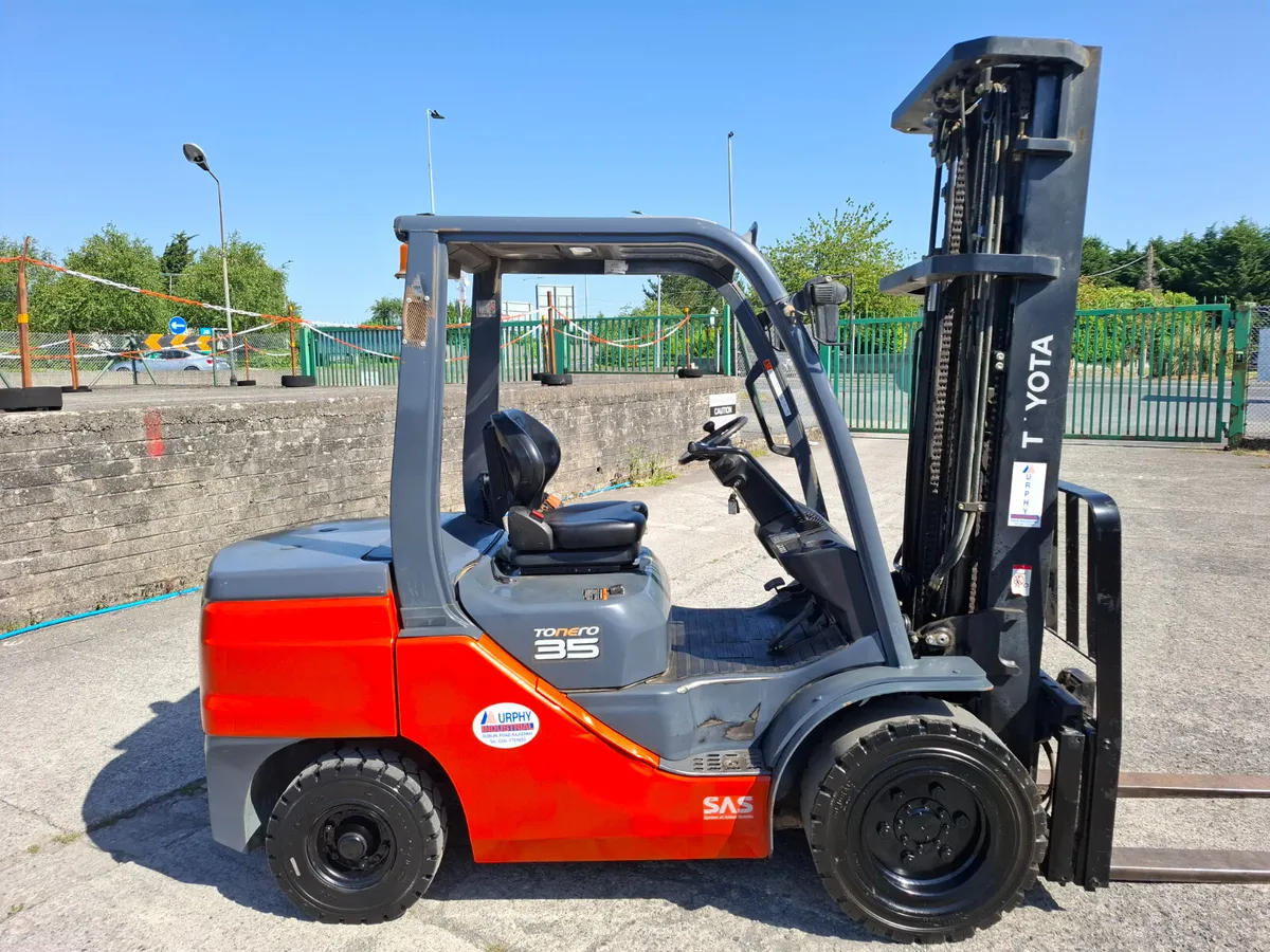 Toyota Forklift - Image 3