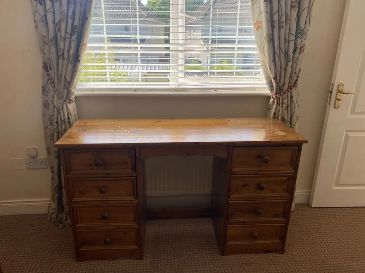 Solid wood bedroom furniture - Image 4