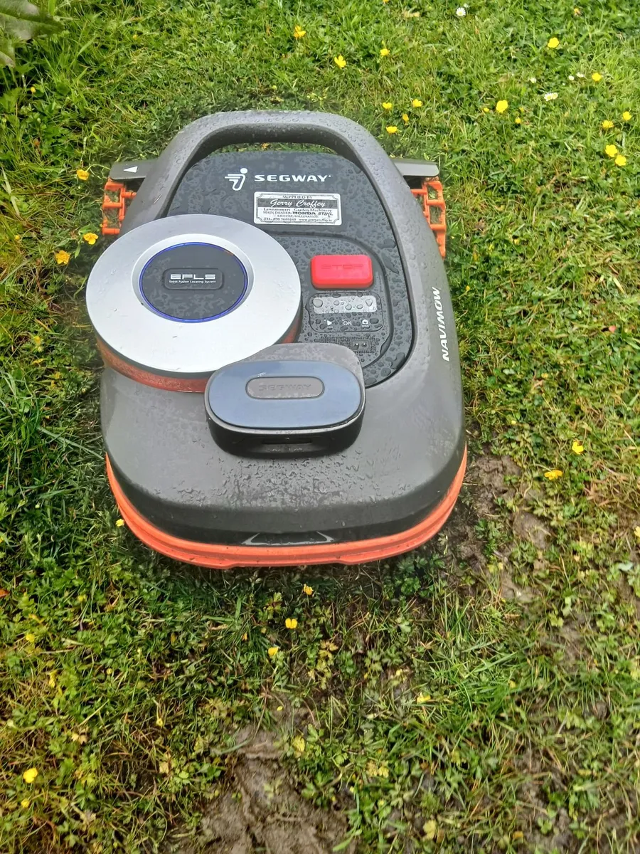 Robot lawnmower - Image 1