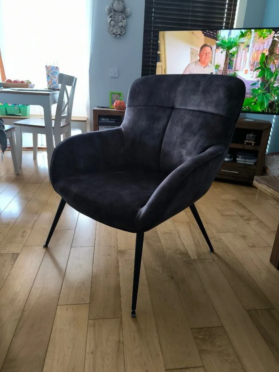 Two Lounge chairs - Image 1
