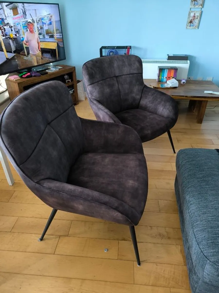Two Lounge chairs - Image 4