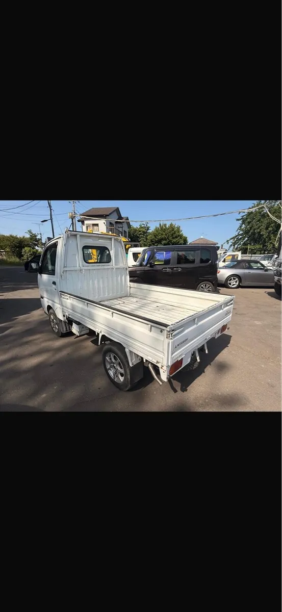 Mitsubishi Minicab 4WD Mini Truck - Image 3