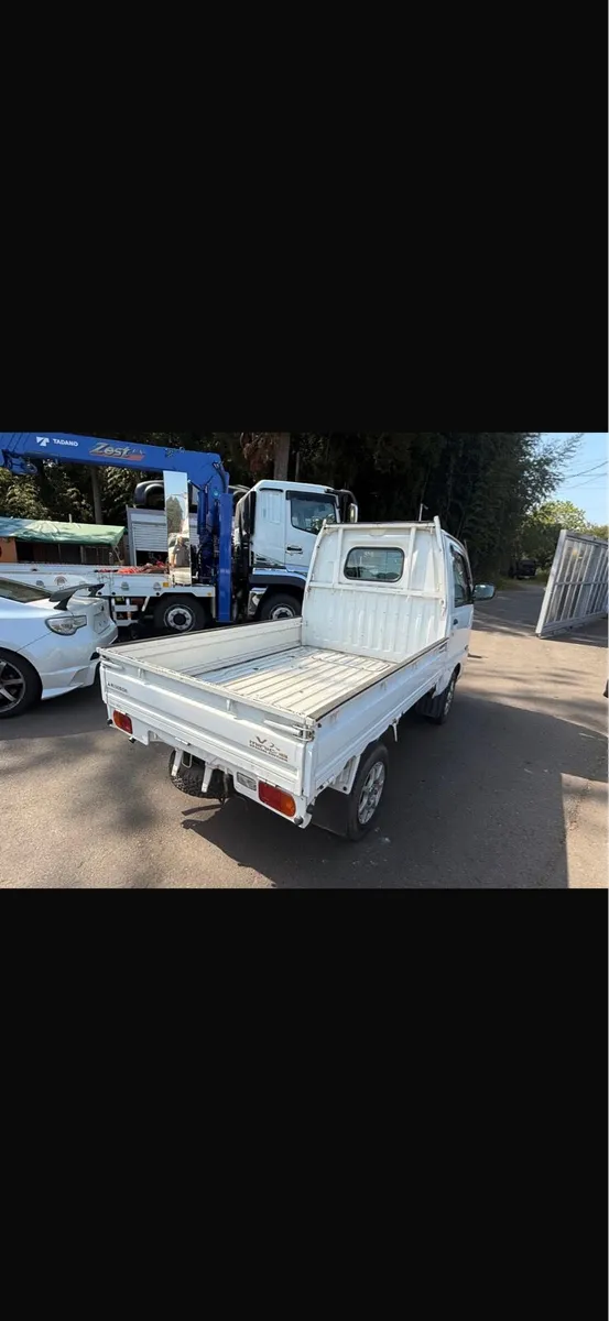 Mitsubishi Minicab 4WD Mini Truck - Image 4