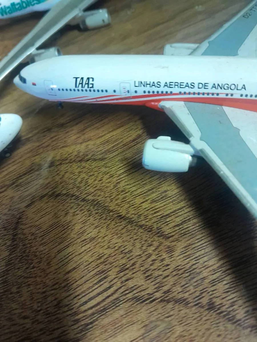 Four die cast model aircraft - Image 3