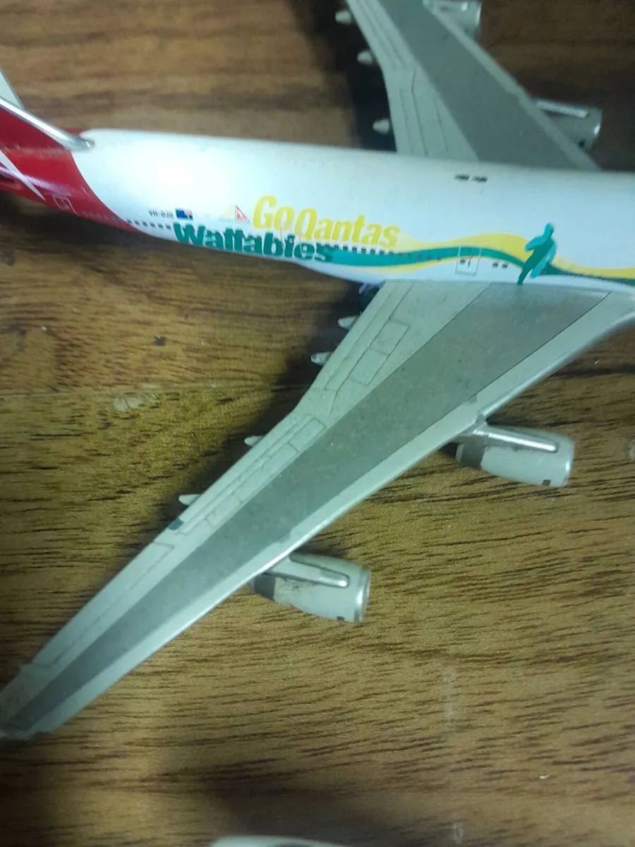 Four die cast model aircraft - Image 4
