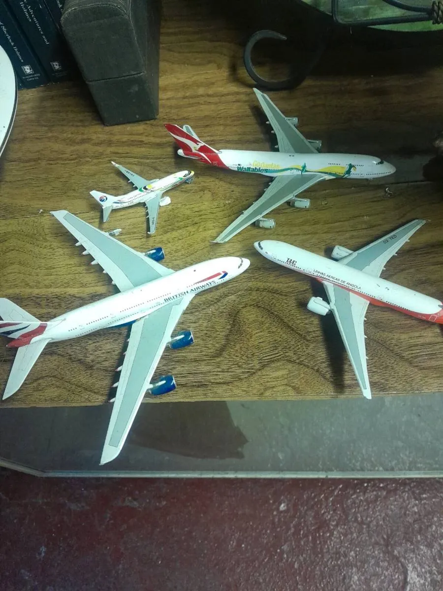 Four die cast model aircraft - Image 1