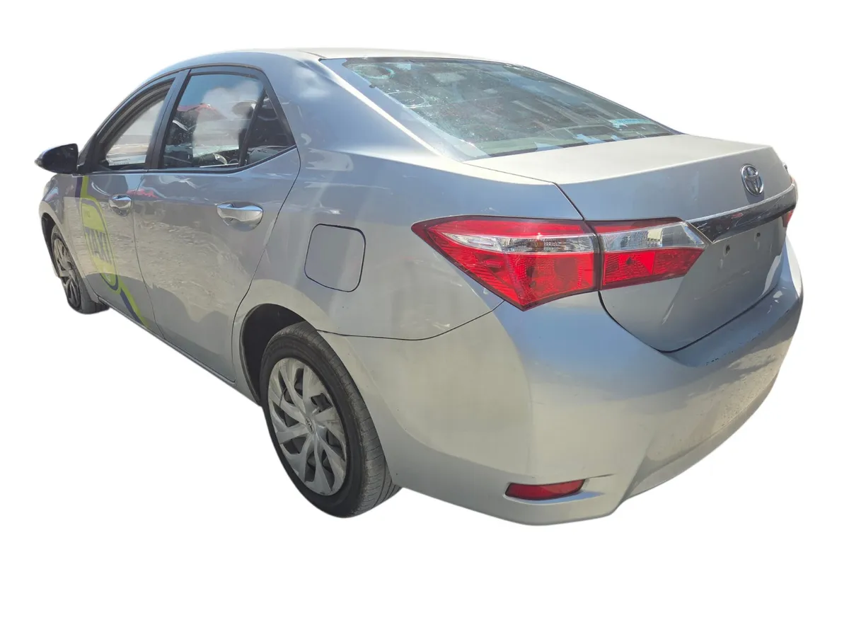 2017 TOYOTA COROLLA For Breaking/Dismantling - Image 4