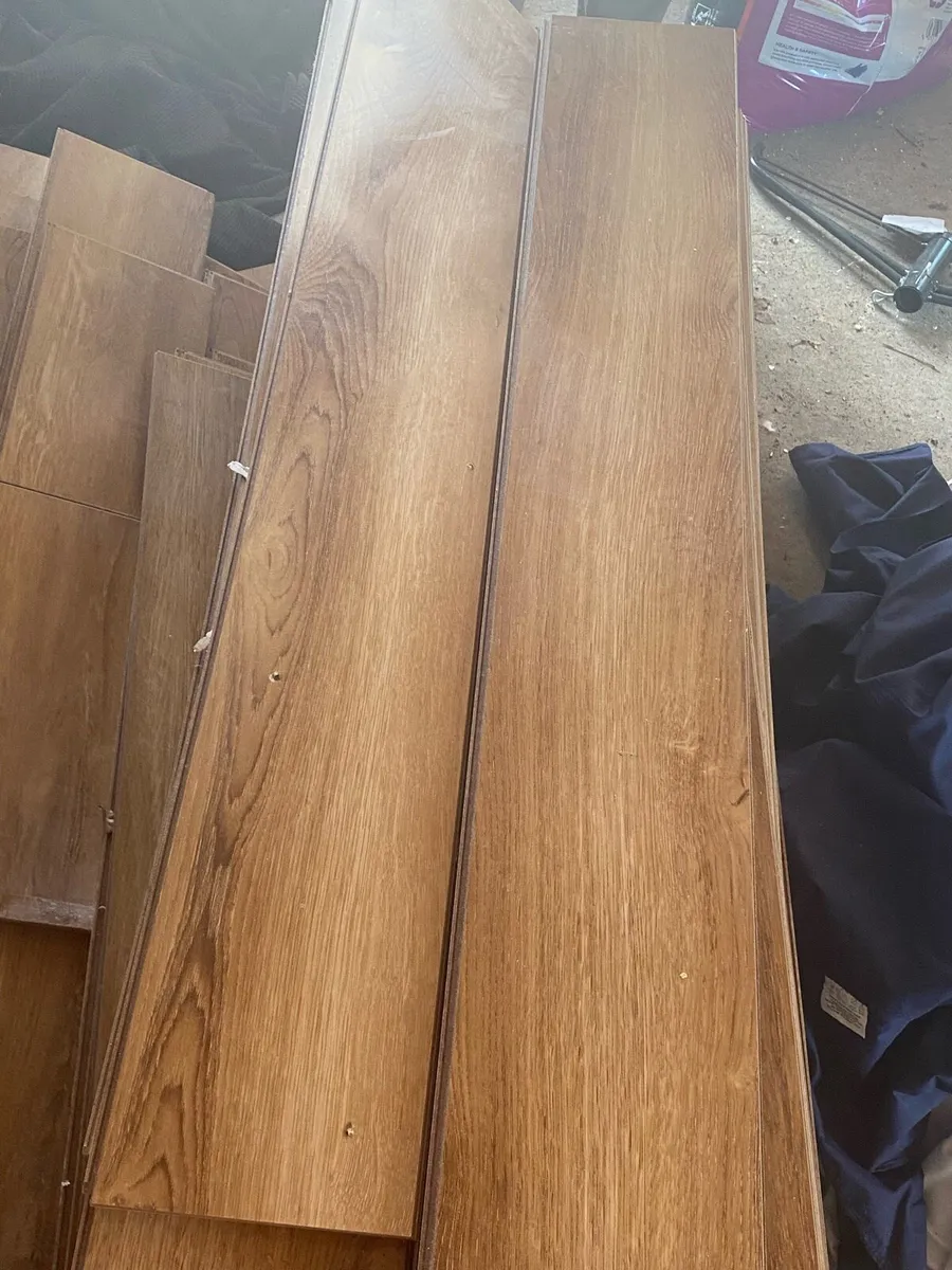 30sq metres laminate flooring-good condition - Image 2