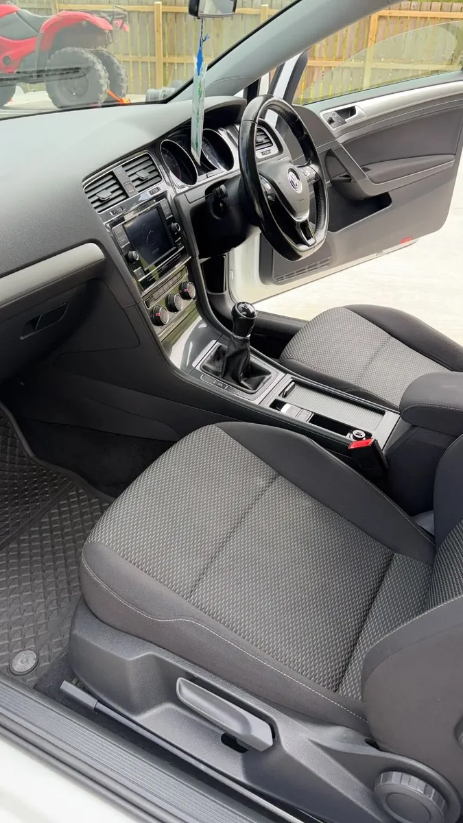 Volkswagen Golf 2017 - Image 2