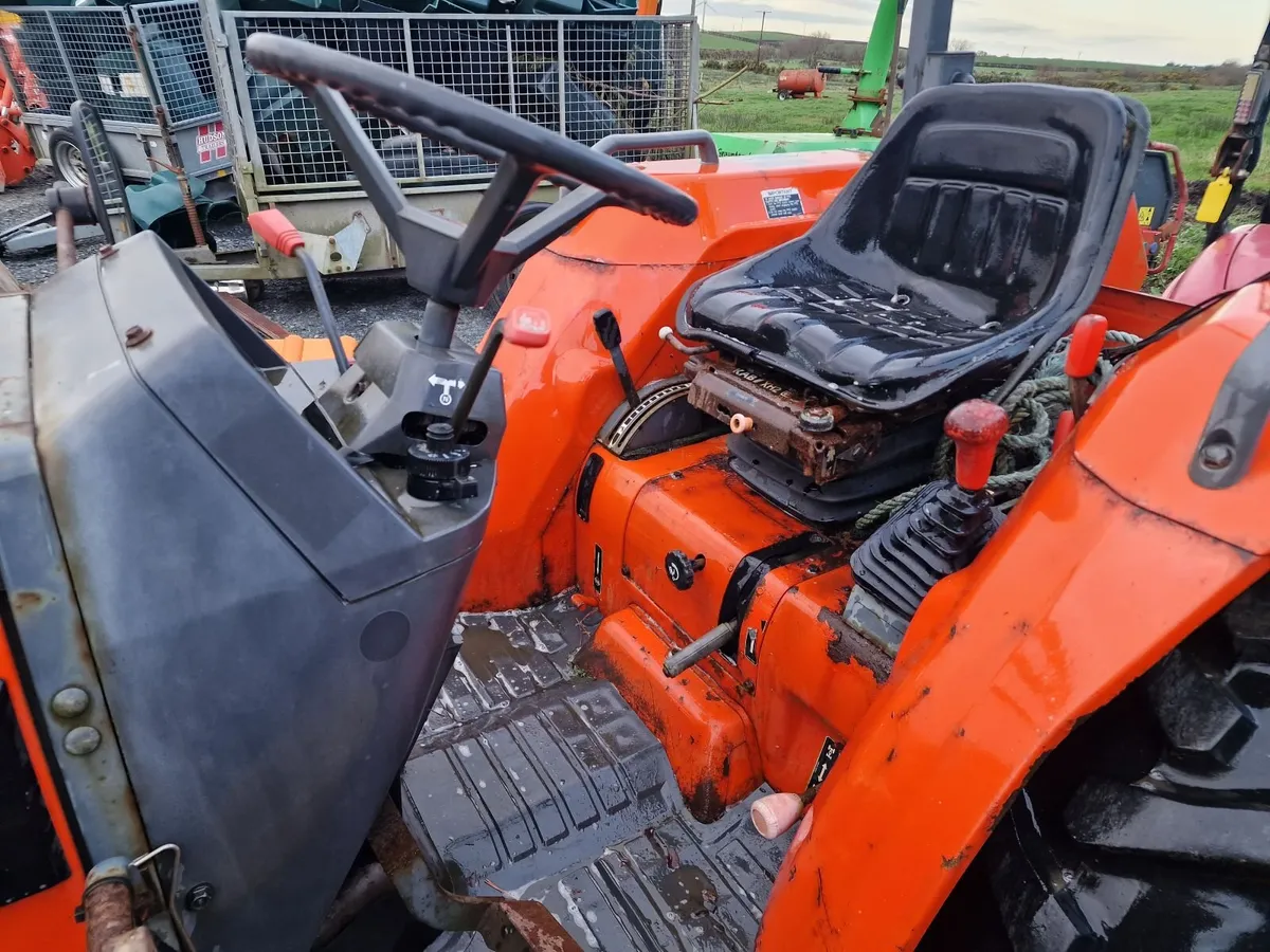 Kubota 45hp Compact Tractor low 400 hours - Image 4
