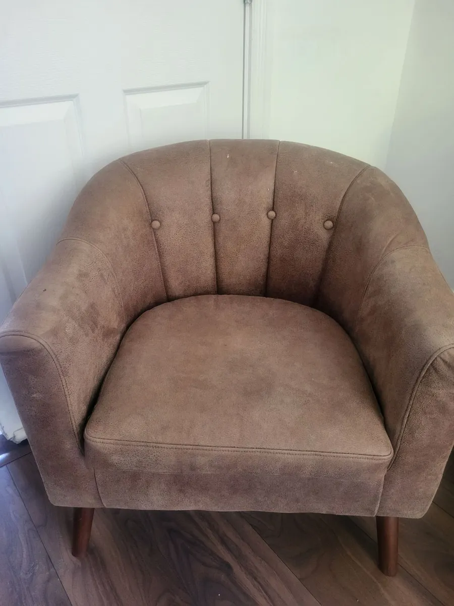 Tub Chair - Image 1