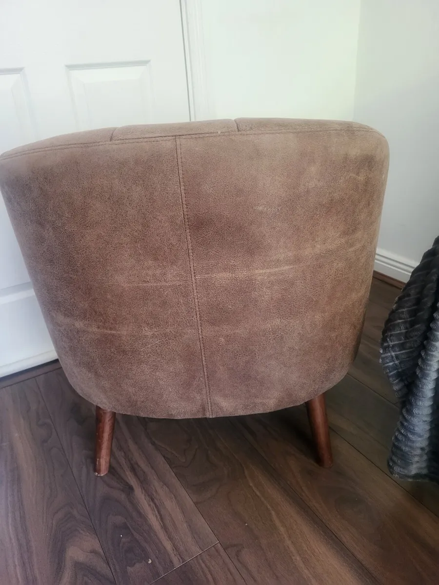 Tub Chair - Image 3