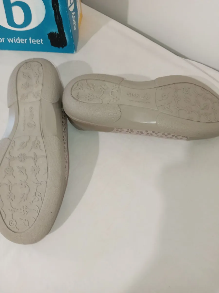 easy b medical slip on shoes - Image 4