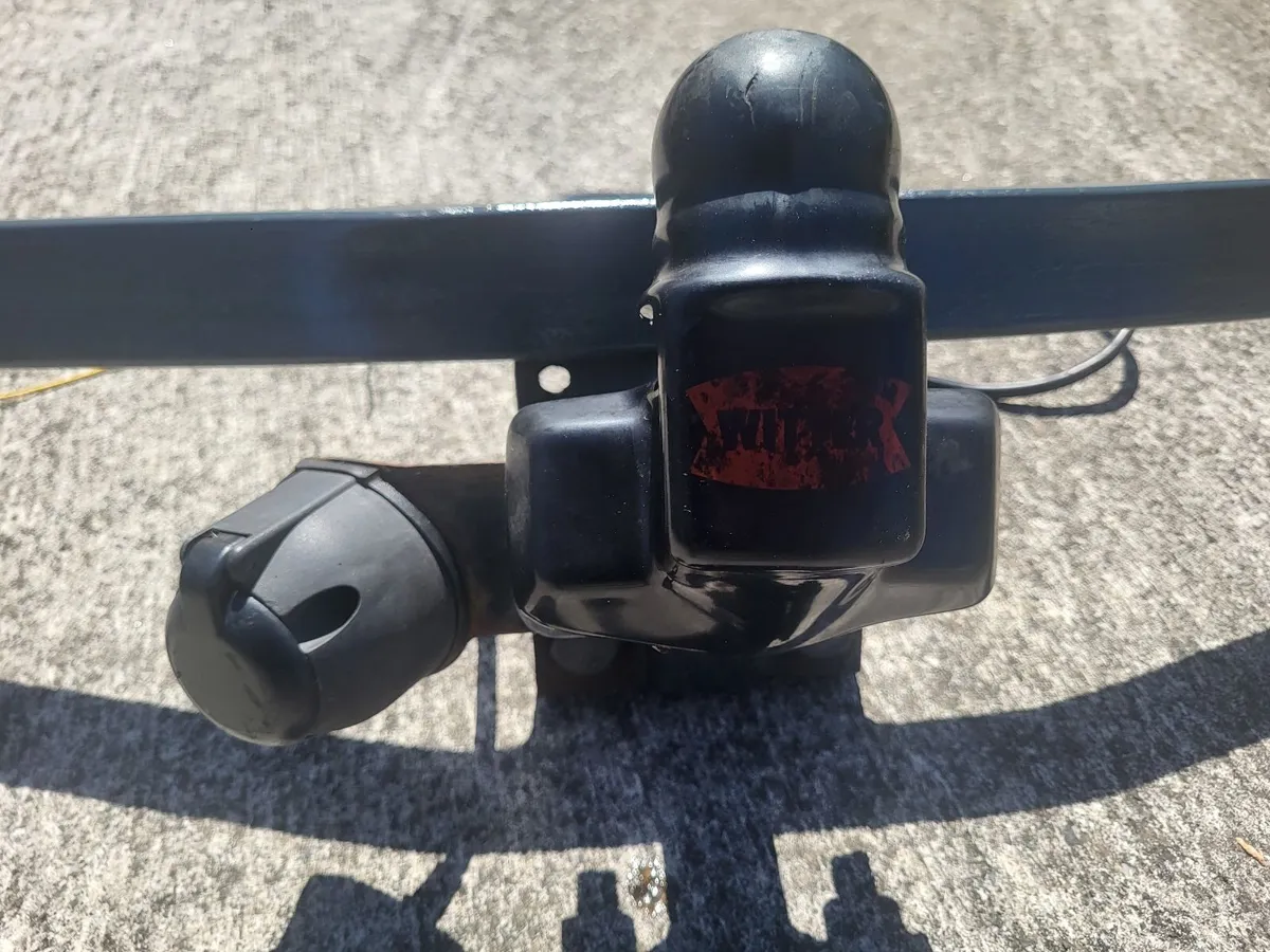 Tow Bar for sale - Image 1
