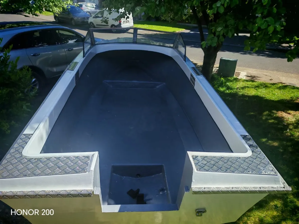 Speedboat - Image 3
