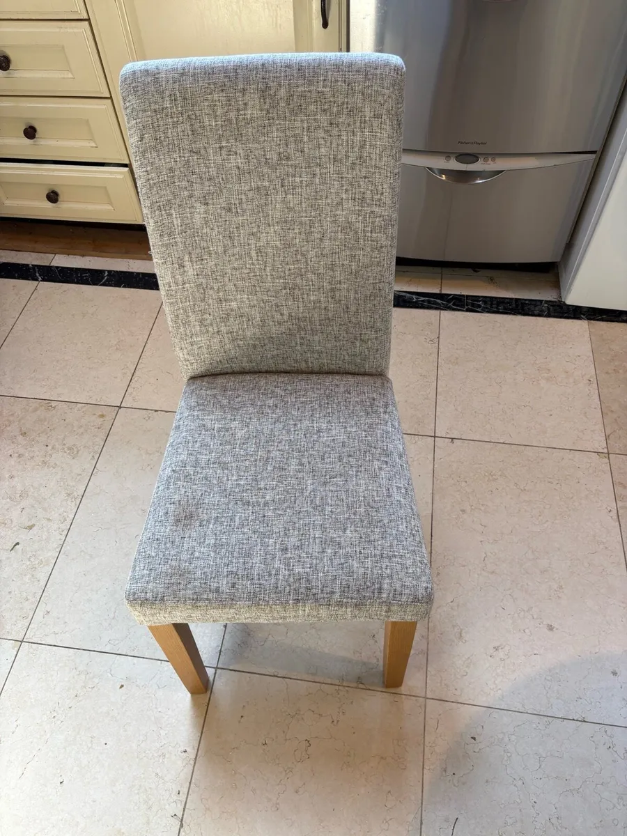 Solid Oak table and 4 chairs - Image 2