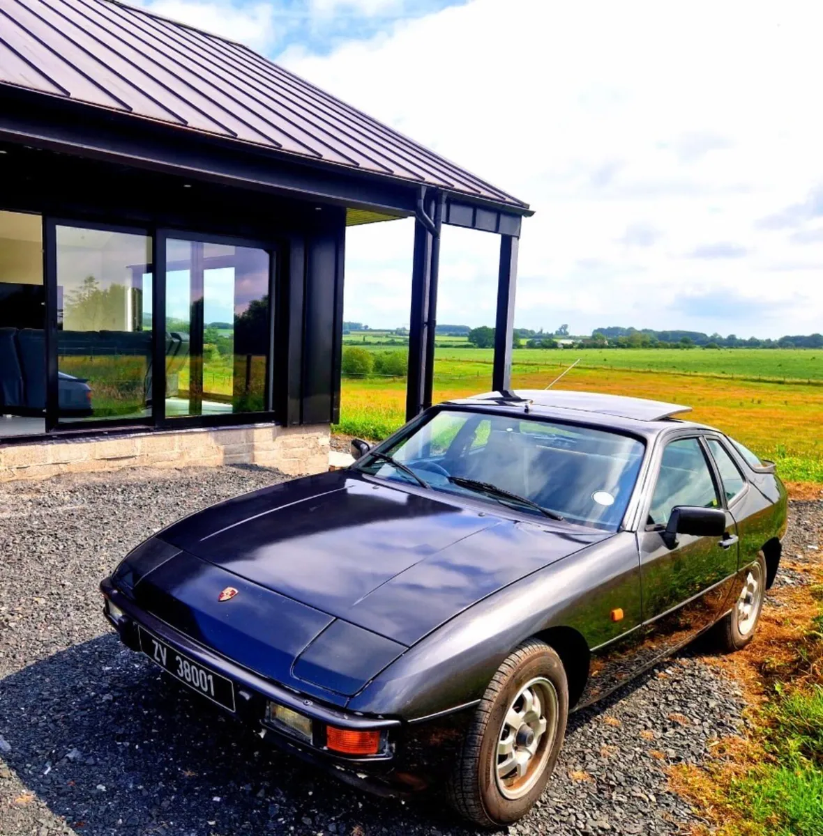 924 Porsche 1985 - Image 2