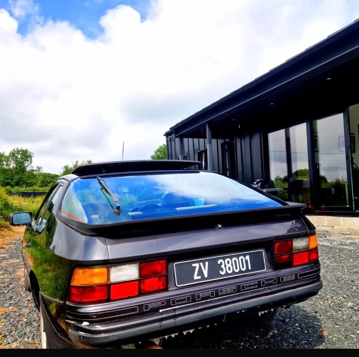 924 Porsche 1985 - Image 3